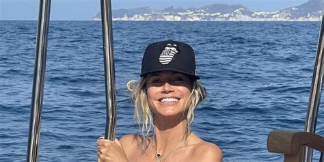 heidi klum naked on beach|Heidi Klum Poses Nude on the Beach During Christmas Trip